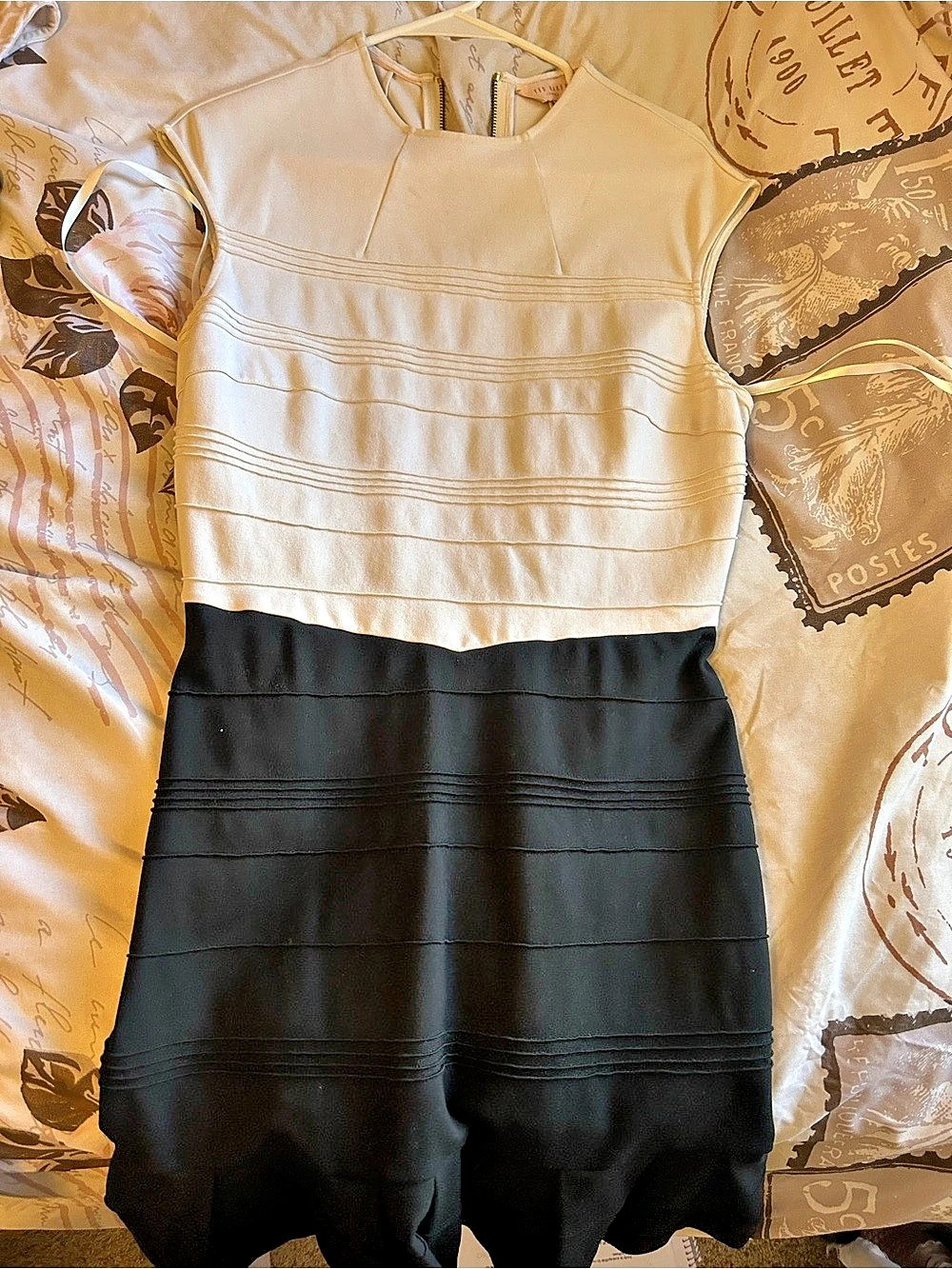 Ted Baker Color Block White Black Ribbed Bandage Ruffle Hem Dress Ribbed Bandage